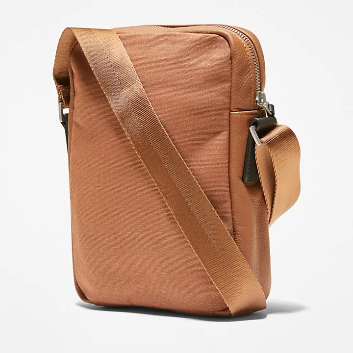 Timberland TUCKERMAN CONTEMPORARY LEATHER CROSSBODY BAG IN BROWN